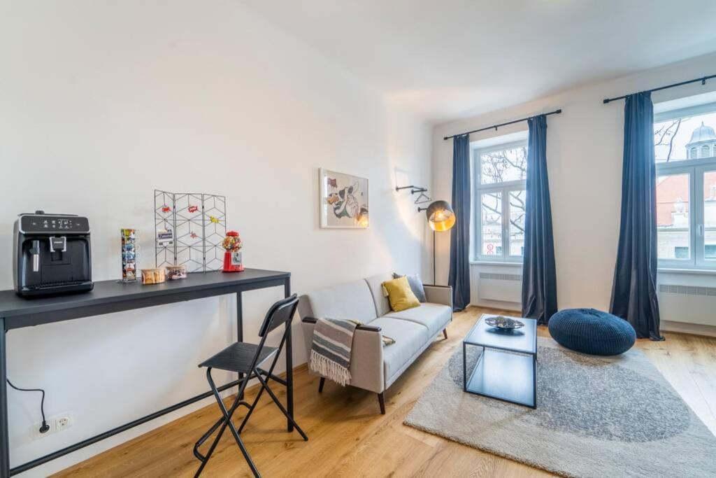 Josef'S Home I Donald Duck Apartment Vienna Exterior photo